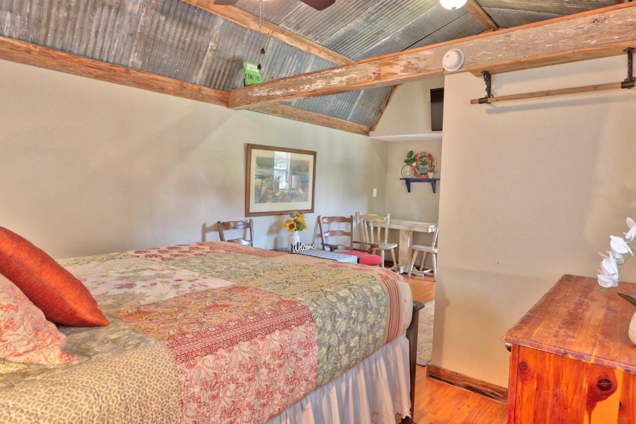 Sunflower Ridge Bungalow Wimberley Zewnętrze zdjęcie