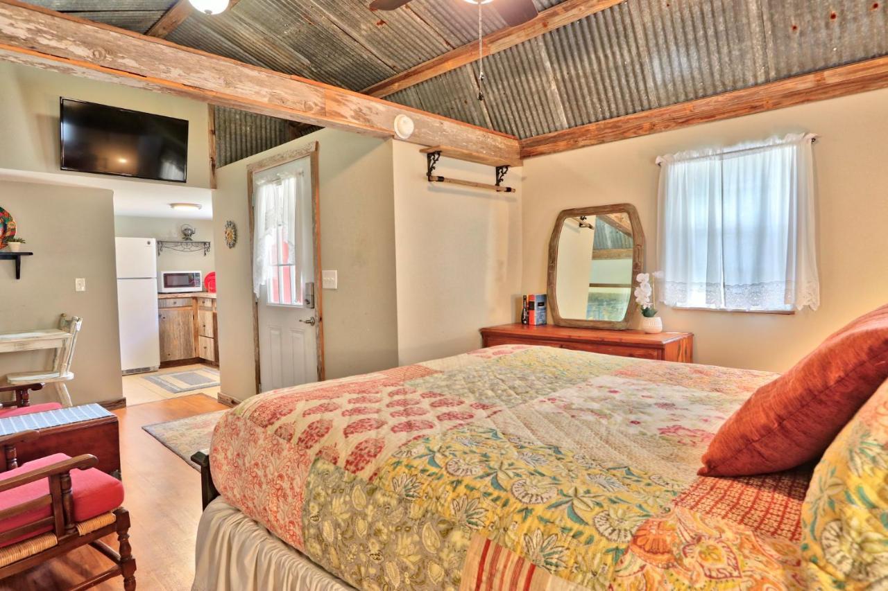 Sunflower Ridge Bungalow Wimberley Zewnętrze zdjęcie